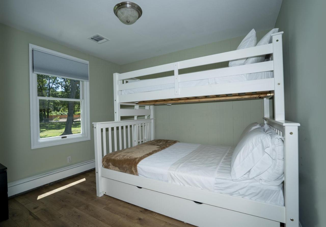 Hamptons Vacation Inn แฮมป์ตันเบย์ส ภายนอก รูปภาพ