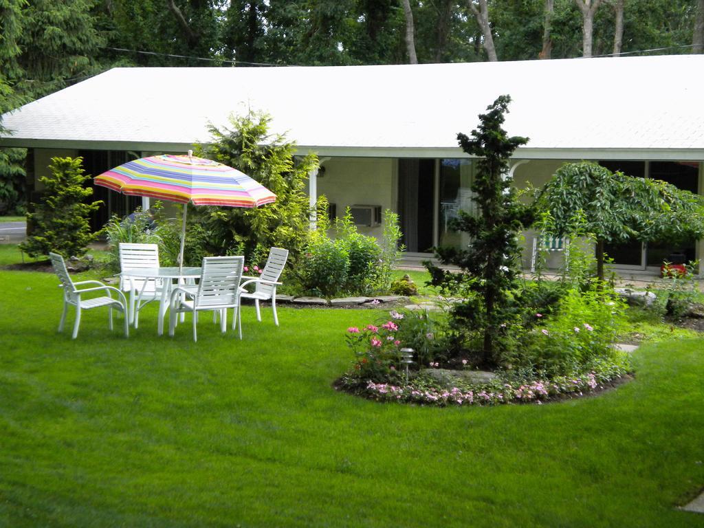Hamptons Vacation Inn แฮมป์ตันเบย์ส ภายนอก รูปภาพ